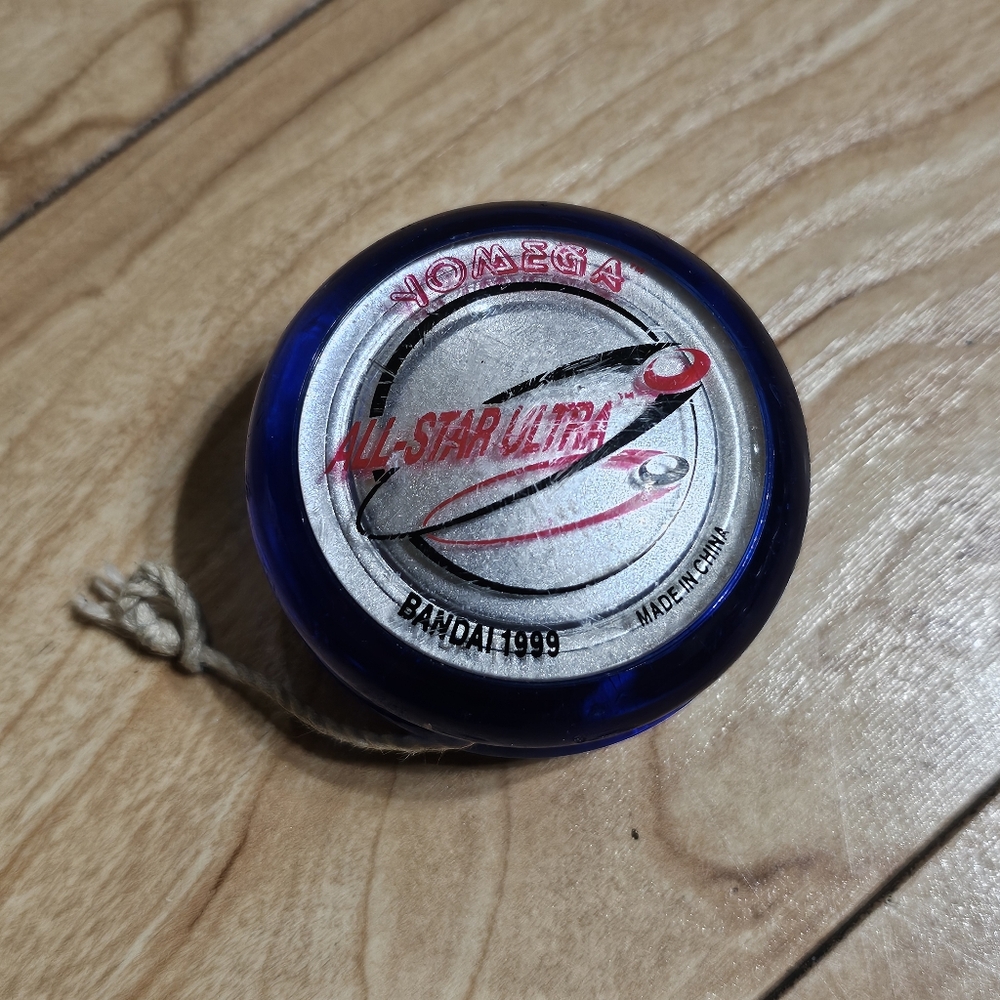 Vintage Yomega Bandai 1999 All-Star Ultra Yo-Yo  Blue Silver Red Black Retro